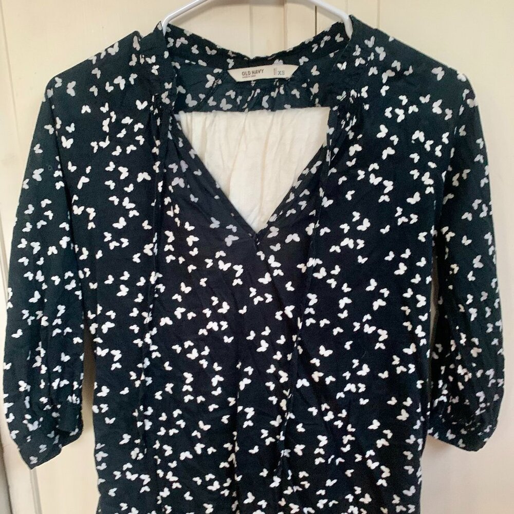 2/$5 Old Navy Women's Peasant  Blouse Size XS
